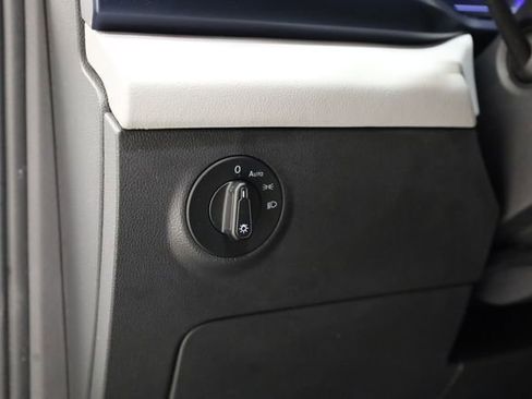 Used 2023 Volkswagen Taos SE image 14