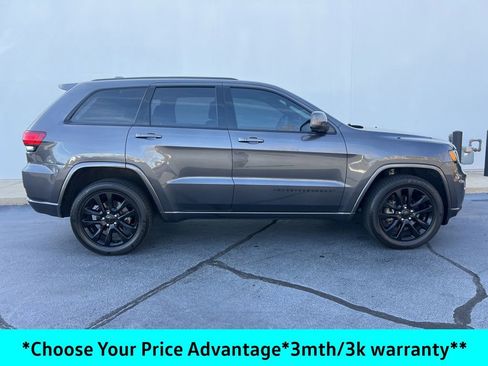 Certified 2017 Jeep Grand Cherokee Altitude image 2