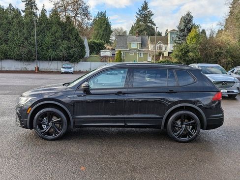 Certified 2023 Volkswagen Tiguan SE R-Line image 2