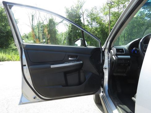 Used 2015 Subaru Crosstrek Touring AWD/4WD image 9