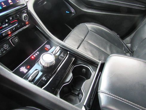 Used 2022 Jeep Grand Cherokee Overland AWD/4WD image 7