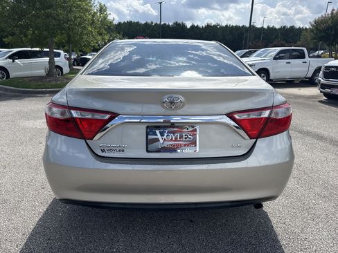 Used 2015 Toyota Camry LE FWD image 6