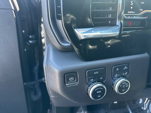 Used 2024 GMC Sierra 1500 SLT w/ SLT Convenience Package AWD/4WD image 22