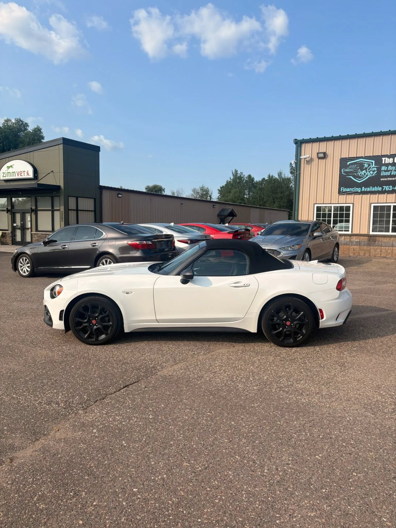 Used 2019 FIAT 124 Spider Abarth w/ Navigation & Sound Group RWD image 9