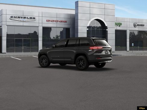New 2026 Jeep Grand Cherokee Altitude AWD/4WD image 4