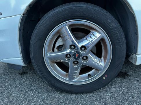 Used 2004 Pontiac Grand Am SE FWD image 12