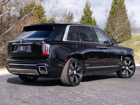 New 2025 Rolls-Royce Cullinan image 2