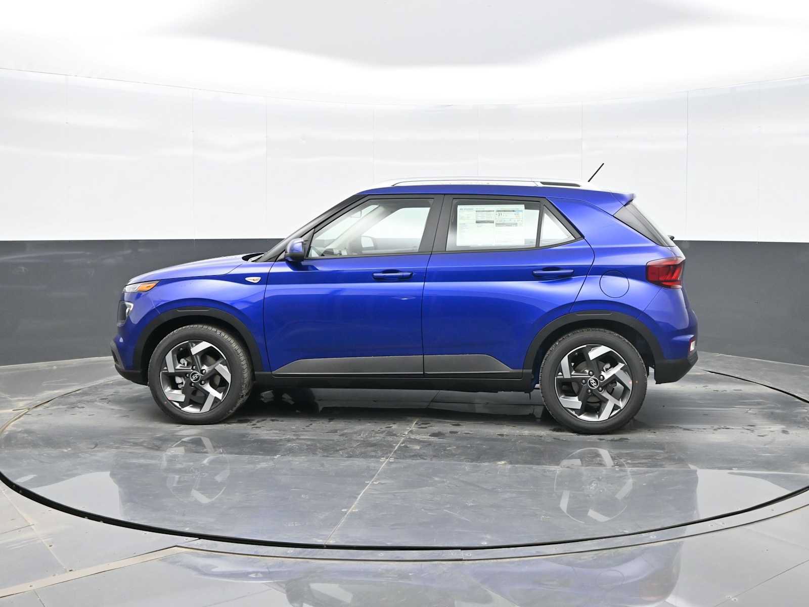 Used 2026 Hyundai Venue SEL FWD image 5