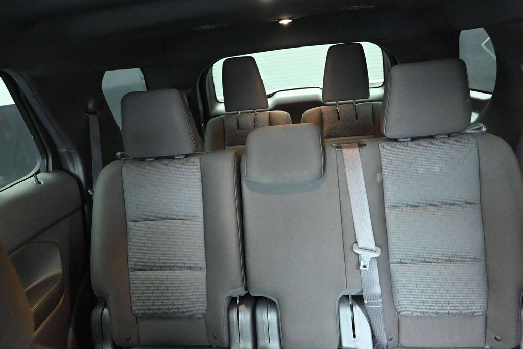 Used 2013 Ford Explorer XLT AWD/4WD image 25