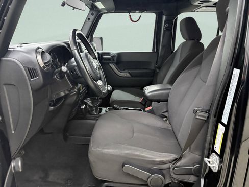 Used 2018 Jeep Wrangler Unlimited Sport w/ Connectivity Group image 8