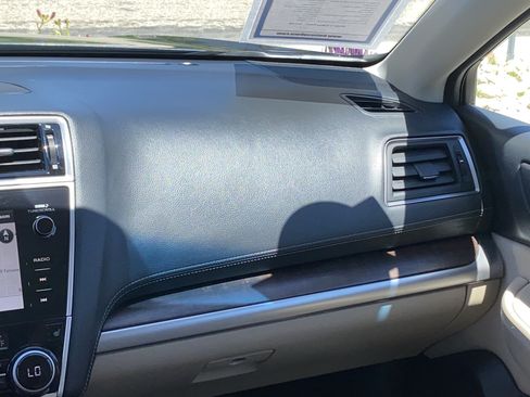 Used 2018 Subaru Outback 2.5i Limited AWD/4WD image 19