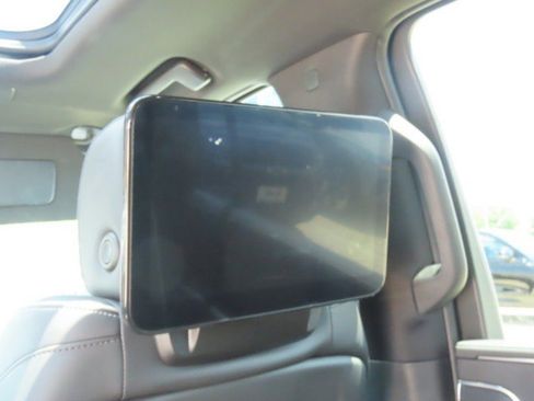 Used 2023 Cadillac Escalade ESV Premium Luxury RWD image 21