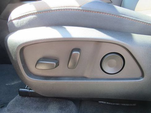 Certified 2025 Chevrolet Equinox ACTIV w/ Safety and Technology Package AWD/4WD image 12