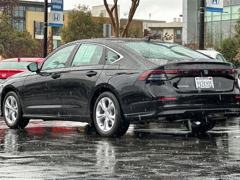 Certified 2025 Honda Accord LX image 5