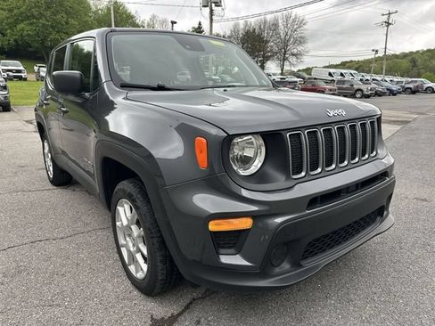 Used 2023 Jeep Renegade Latitude AWD/4WD image 11