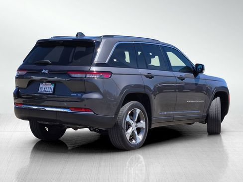 Used 2023 Jeep Grand Cherokee Limited w/ Luxury Tech Group II RWD image 4