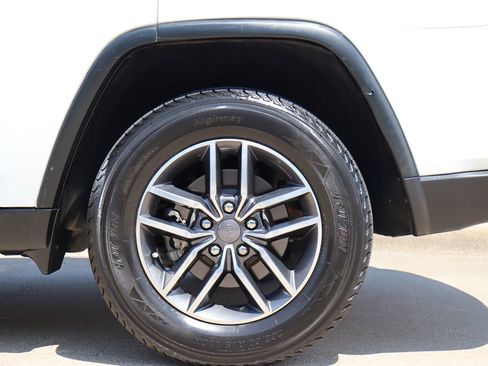 Used 2019 Jeep Grand Cherokee Limited image 51