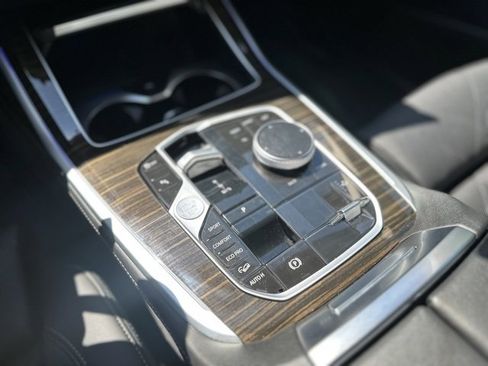 Used 2024 BMW X7 xDrive40i image 30