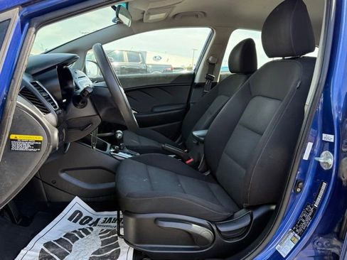 Used 2017 Kia Forte LX FWD image 2