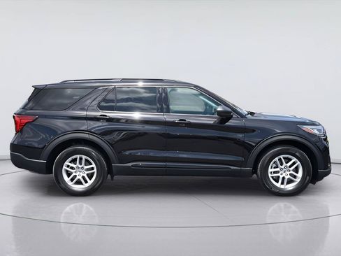 Certified 2026 Ford Explorer Active RWD image 5