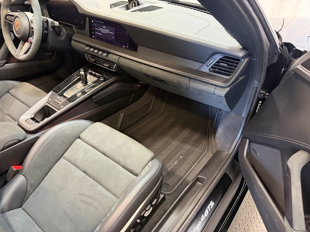 Certified 2025 Porsche 911 Targa 4 GTS AWD/4WD image 28