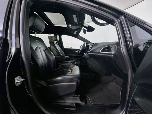 Used 2023 Chrysler Pacifica Touring-L w/ S Appearance Package FWD image 35