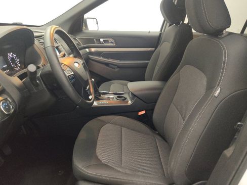 Used 2018 Ford Explorer XLT FWD image 17