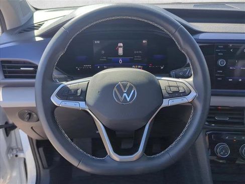 Used 2023 Volkswagen Taos SE w/ Panoramic Sunroof Package FWD image 22