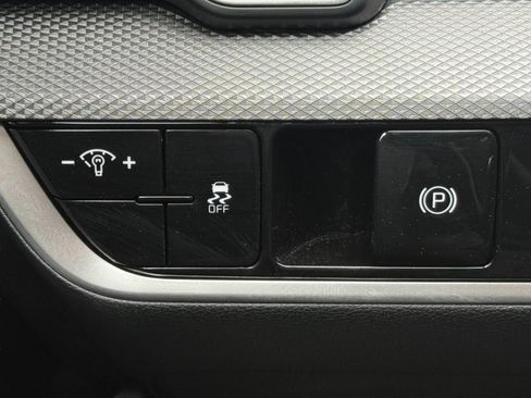 Used 2025 Kia Sportage LX image 22