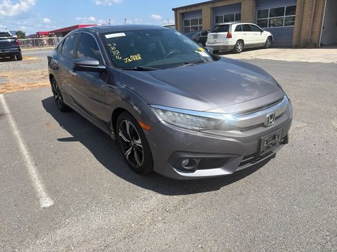 Used 2016 Honda Civic Touring image 3