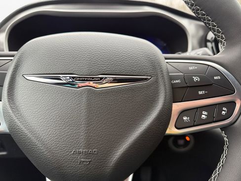 New 2026 Chrysler Pacifica Select FWD image 26