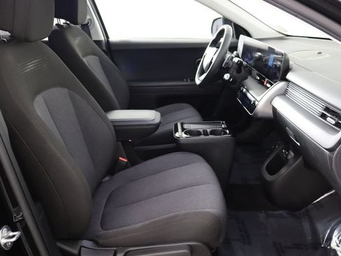 Used 2025 Hyundai Ioniq 5 SE RWD image 17