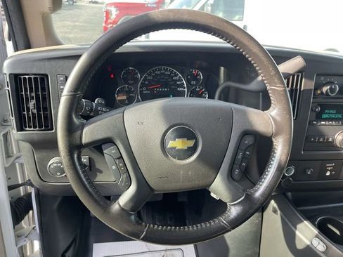 Used 2021 Chevrolet Express 3500 w/ Driver Convenience Package RWD image 5