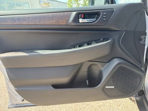 Used 2017 Subaru Outback 2.5i Limited image 21