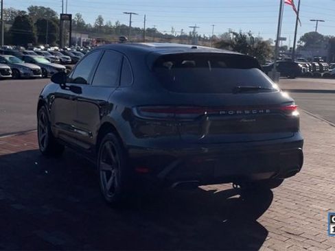 Used 2023 Porsche Macan image 8