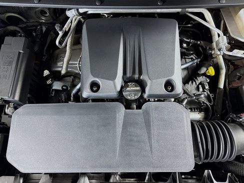 Used 2025 Chevrolet Colorado Z71 w/ Technology Package image 34