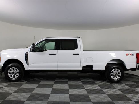 Used 2024 Ford F350 XLT w/ FX4 Off-Road Package image 5