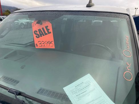 Used 2017 Chevrolet Express 3500 LT w/ LT Preferred Equipment Group image 4