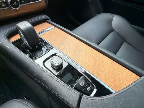 Certified 2023 Volvo XC90 B5 Plus w/ Protection Package Premier image 27