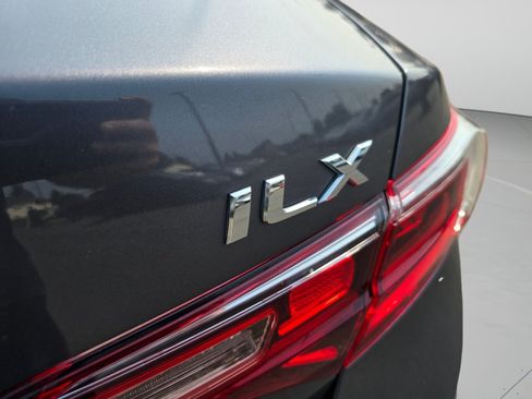 Used 2018 Acura ILX FWD image 33
