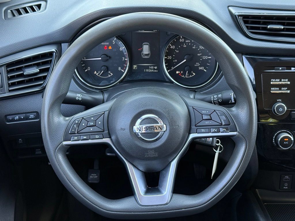Used 2017 Nissan Rogue S AWD/4WD image 19