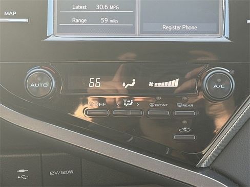 Used 2019 Toyota Camry SE image 23
