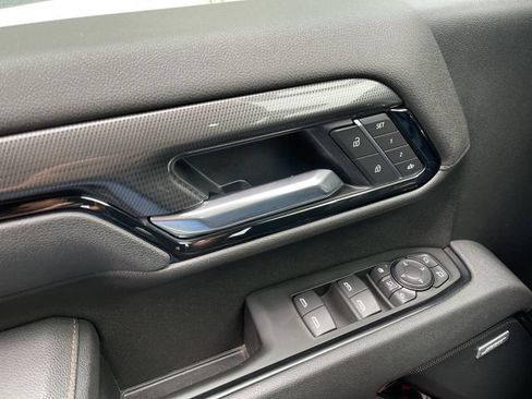 Used 2025 GMC Sierra 3500 AT4 w/ AT4 Premium Plus Package AWD/4WD image 13