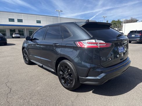 Used 2022 Ford Edge SE w/ Black Appearance Package image 3
