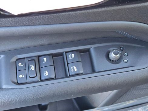 Used 2026 Jeep Compass Latitude image 22