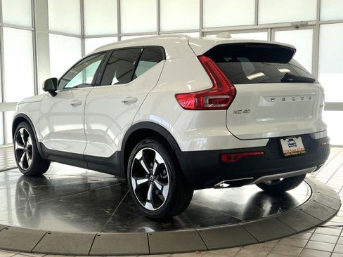 Used 2019 Volvo XC40 T5 Inscription image 5