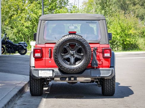 Used 2022 Jeep Wrangler Sport AWD/4WD image 4