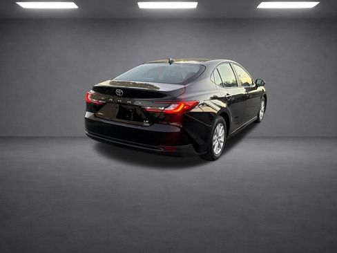 Used 2025 Toyota Camry LE FWD image 14