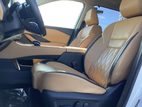 Used 2023 Nissan Rogue Platinum w/ Platinum Premium Package image 8