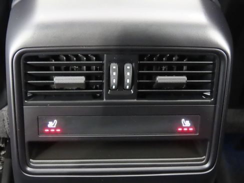 Certified 2026 Porsche Cayenne S AWD/4WD image 34